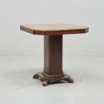 1359 2709 PEDESTAL TABLE